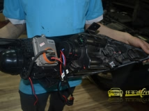 起亚智跑改装Q5透镜+欧司朗灯泡+奥迪安定器+远光氙灯