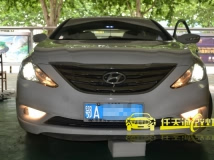 现代索纳塔八代索8 改装奥迪Q5原厂小糸双光透镜 欧司朗灯泡