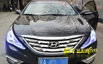 现代索纳塔8 大灯改装蓝色光导天使眼 棉光光导双色泪眼