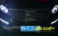 起亚智跑 改装全新海拉5双光透镜,飞利浦D1S灯泡,法雷奥安定器,白色宝马天使眼