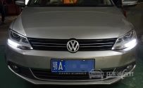 大众新速腾 车灯改装原厂Q5双光透镜、商包飞利浦D1S氙气灯泡、法雷奥安定器，电脑解码